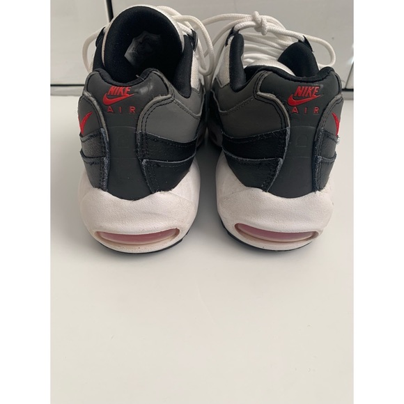 Boys Nike Airmax Sneakers - Picture 2 of 5